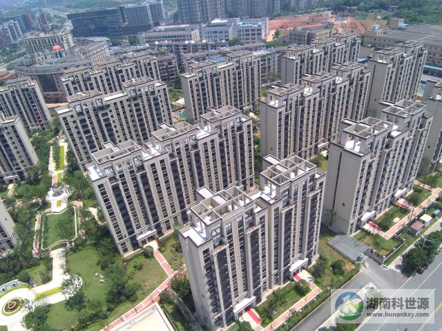 長(zhǎng)沙中信（中海）凱旋城東地塊陽(yáng)臺(tái)壁掛式太陽(yáng)能熱水系統(tǒng)